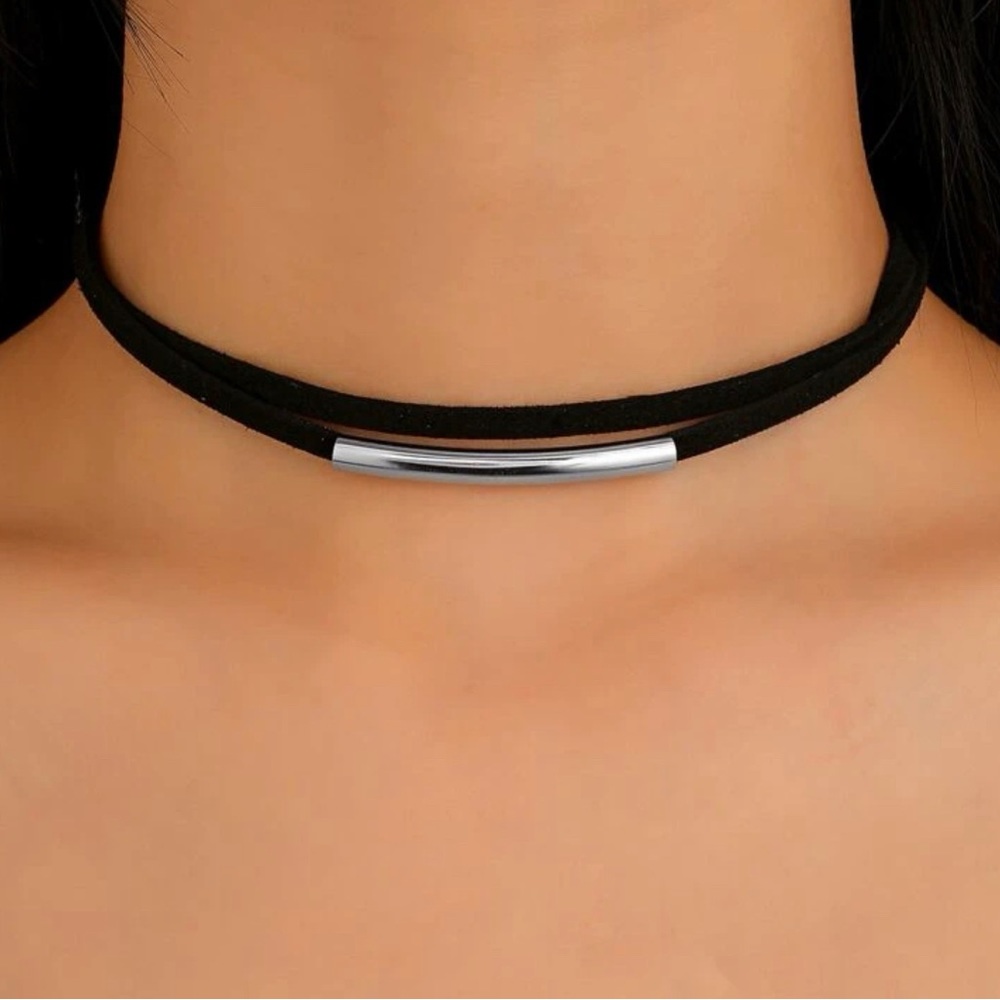 NWT Black Choker